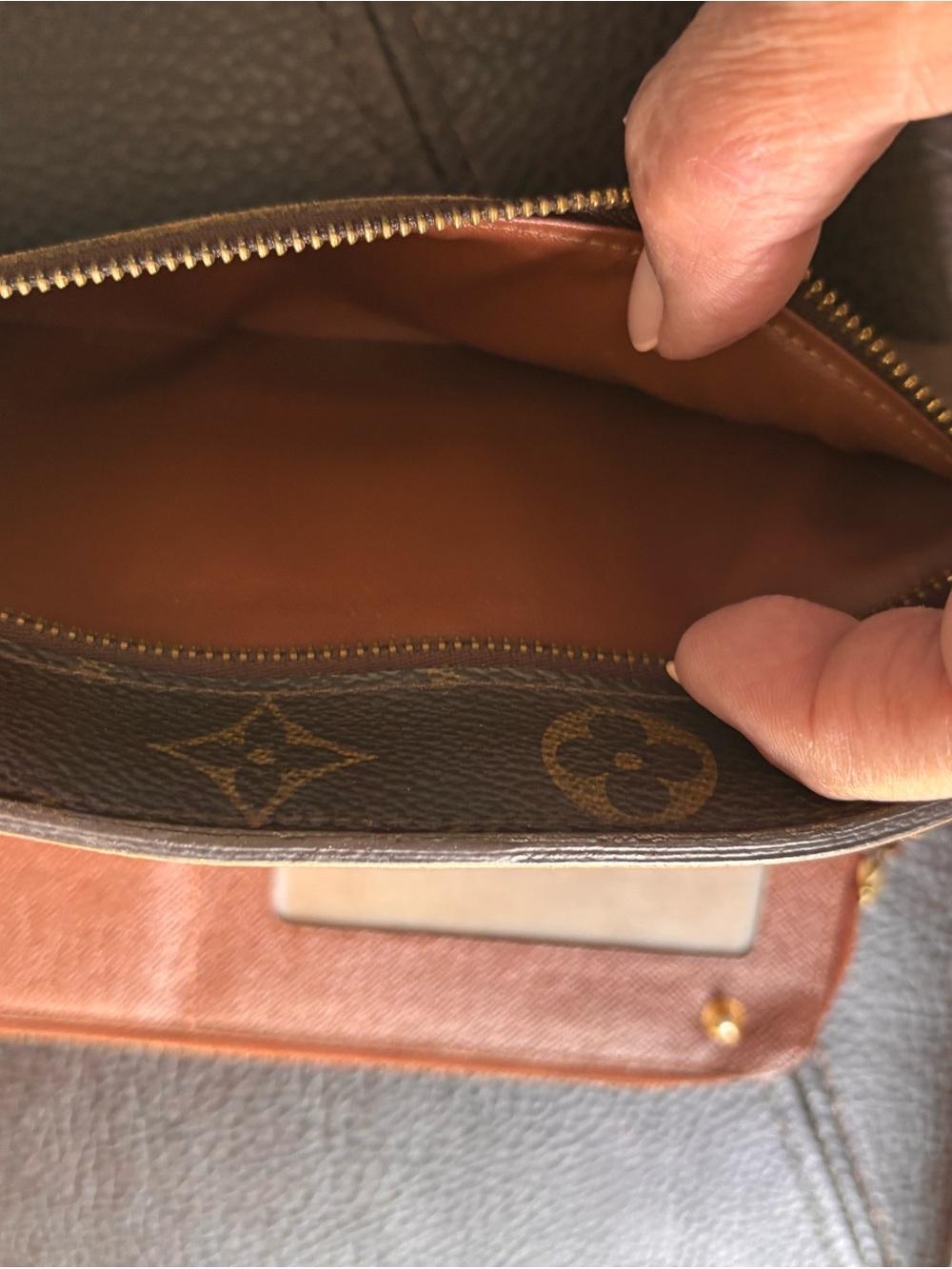 Louis Vuitton Monogram Canvas Brown & Gold Zip Wallet - Picture 6 of 16